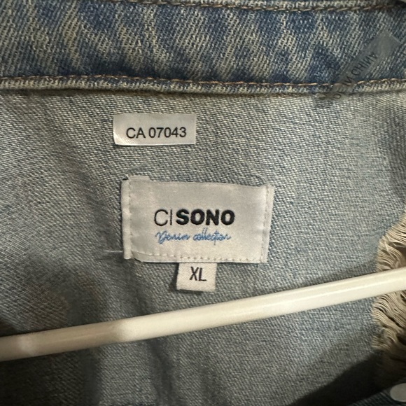 Women’s Jean Jacket - Picture 3 of 3